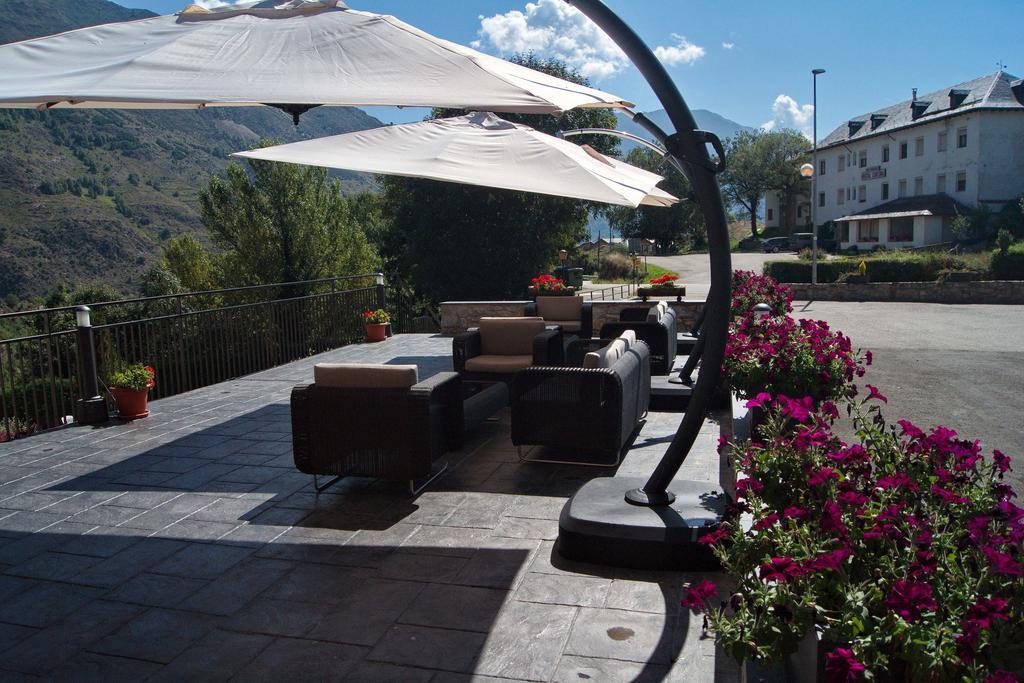 Hotel La Morera Valencia D'Aneu Bagian luar foto