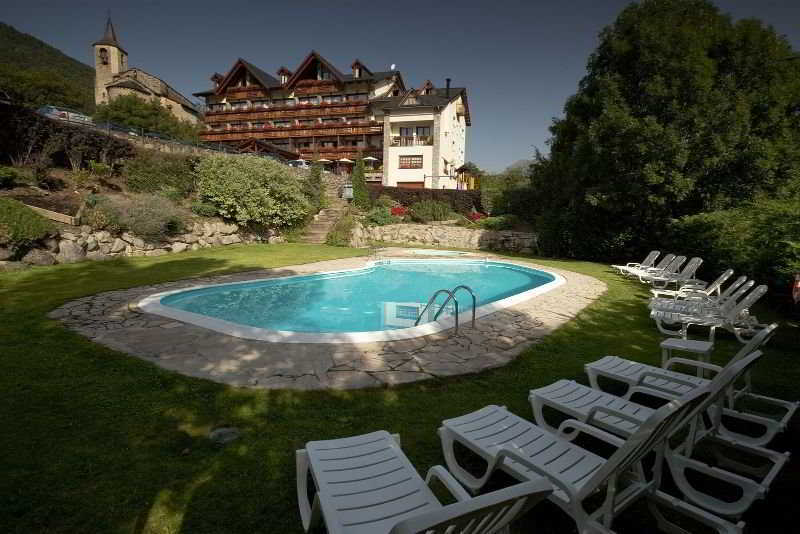 Hotel La Morera Valencia D'Aneu Bagian luar foto