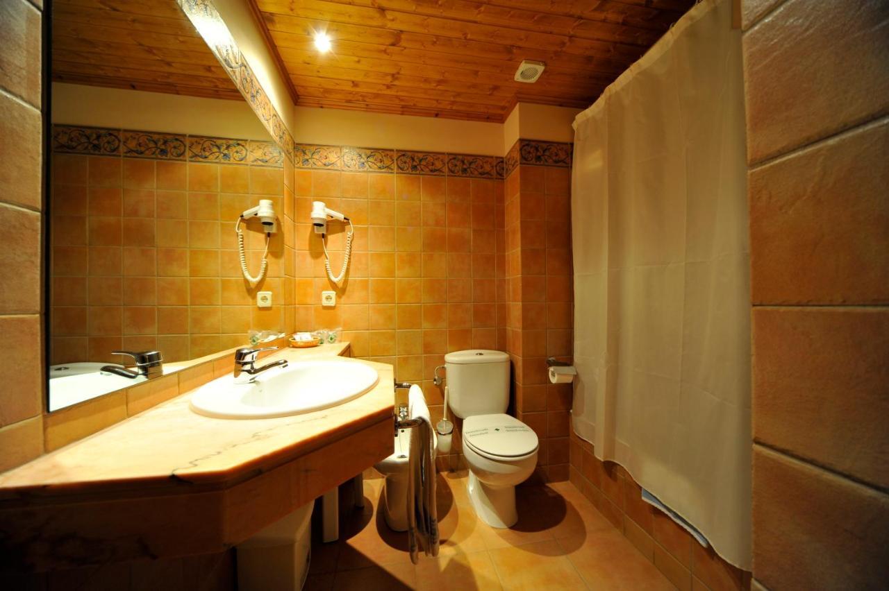 Hotel La Morera Valencia D'Aneu Ruang foto